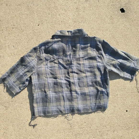 Wet Seal Crop Top Button Down Shirt sz Small - Picture 2 of 3